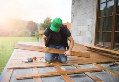 Sous-structure de terrasse et terrasse réalisées par un professionnel