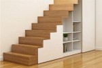 Meuble de rangement sous pente d'escalier